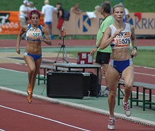 800m Heat - just trying to do the minimum of work to secure my place in the final